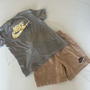Nike 4t neutral short tshirt set